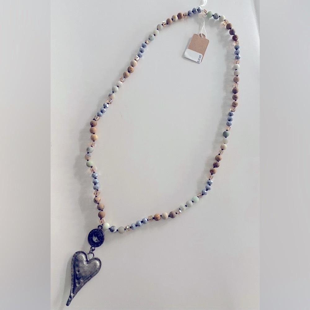 🌹exclusive!! Metal heart beaded necklace NWT